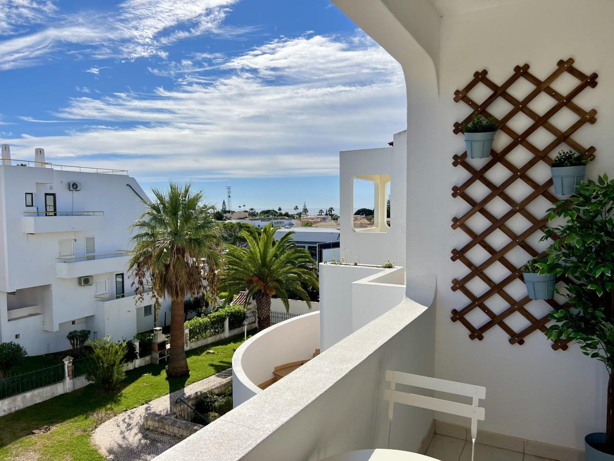 Albufeira Delight With Pool By Homing Apartment Guia  Bagian luar foto