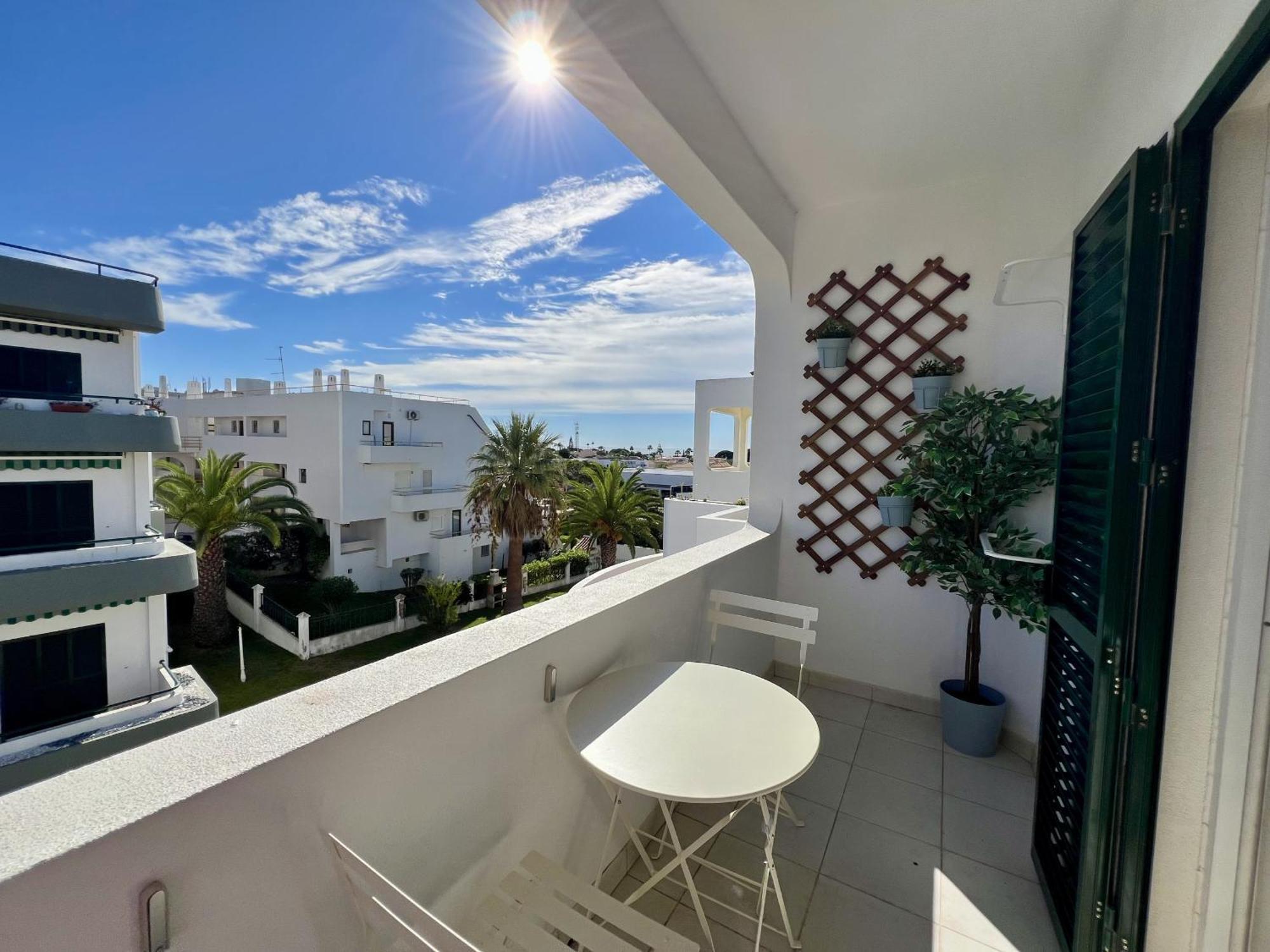 Albufeira Delight With Pool By Homing Apartment Guia  Bagian luar foto