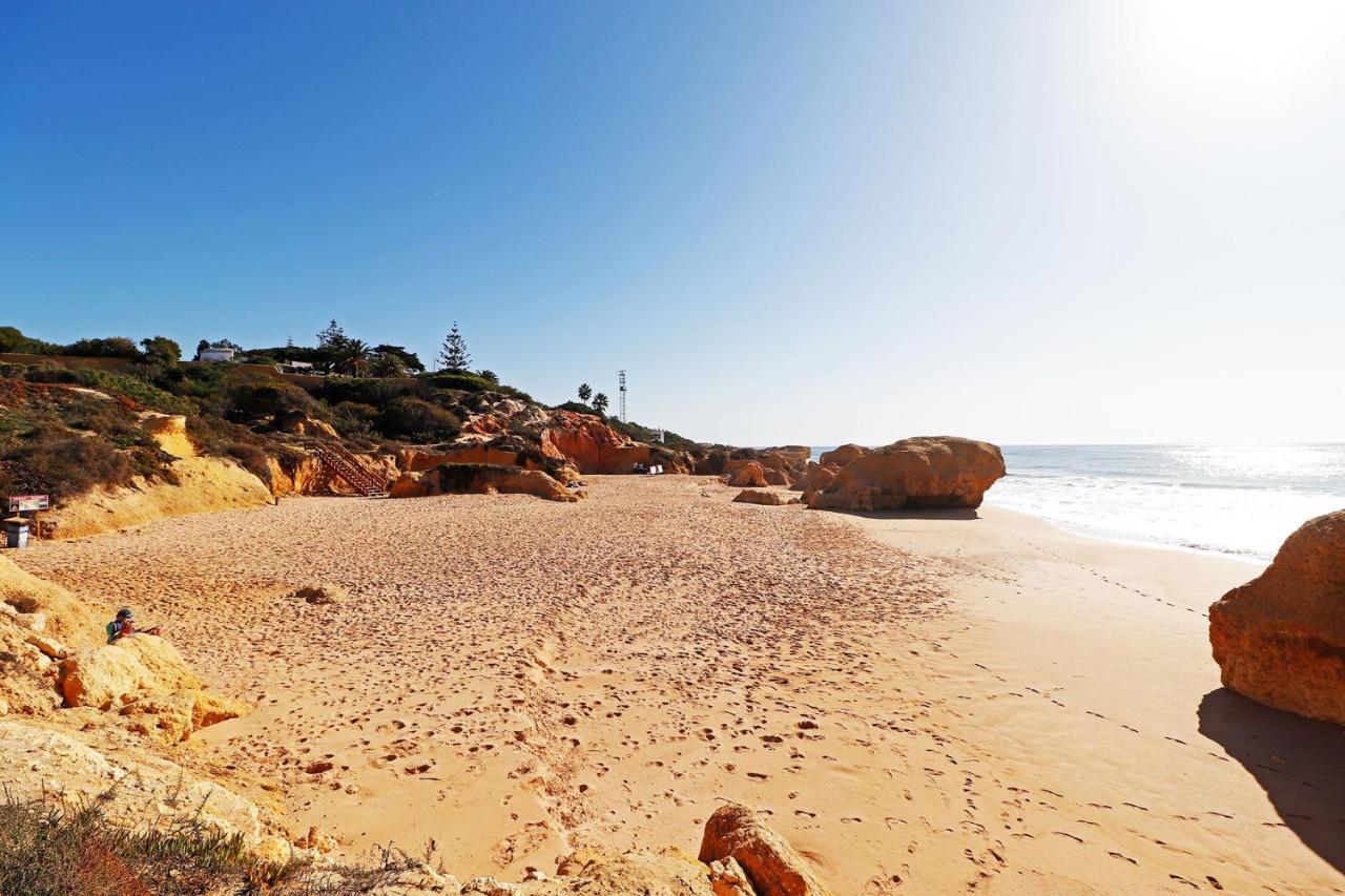 Albufeira Delight With Pool By Homing Apartment Guia  Bagian luar foto
